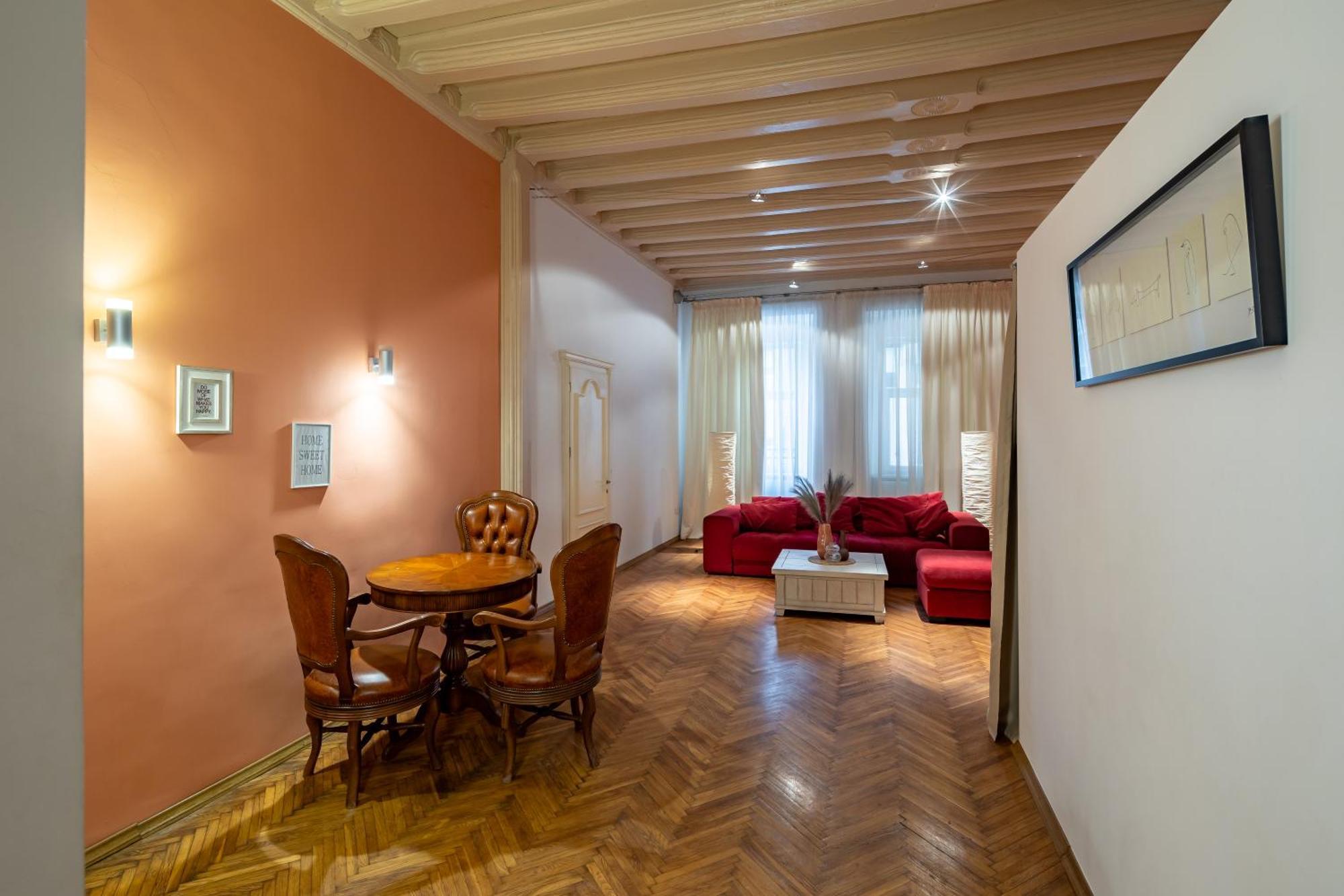 Romari Площа Ринок 28 Apartamento Lviv Exterior foto