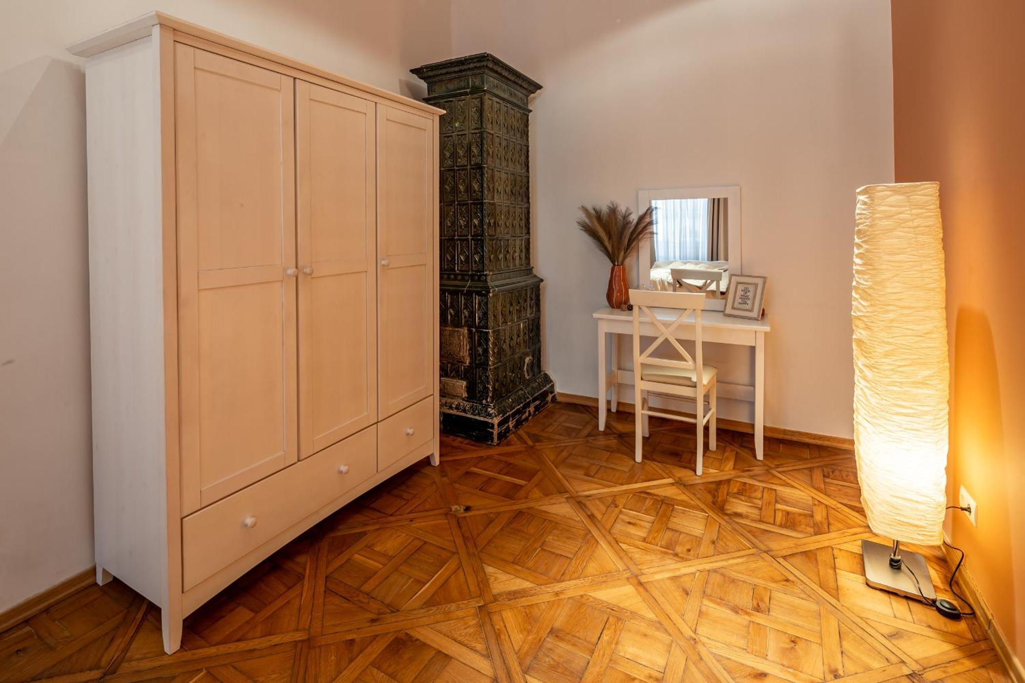Romari Площа Ринок 28 Apartamento Lviv Exterior foto