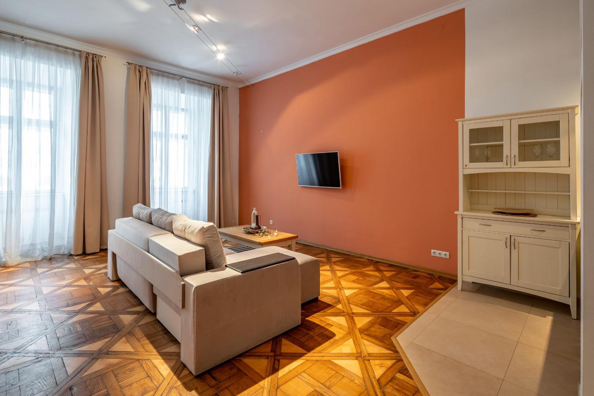 Romari Площа Ринок 28 Apartamento Lviv Exterior foto