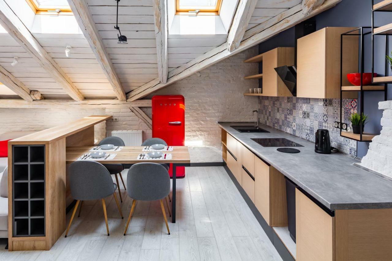 Romari Площа Ринок 28 Apartamento Lviv Exterior foto